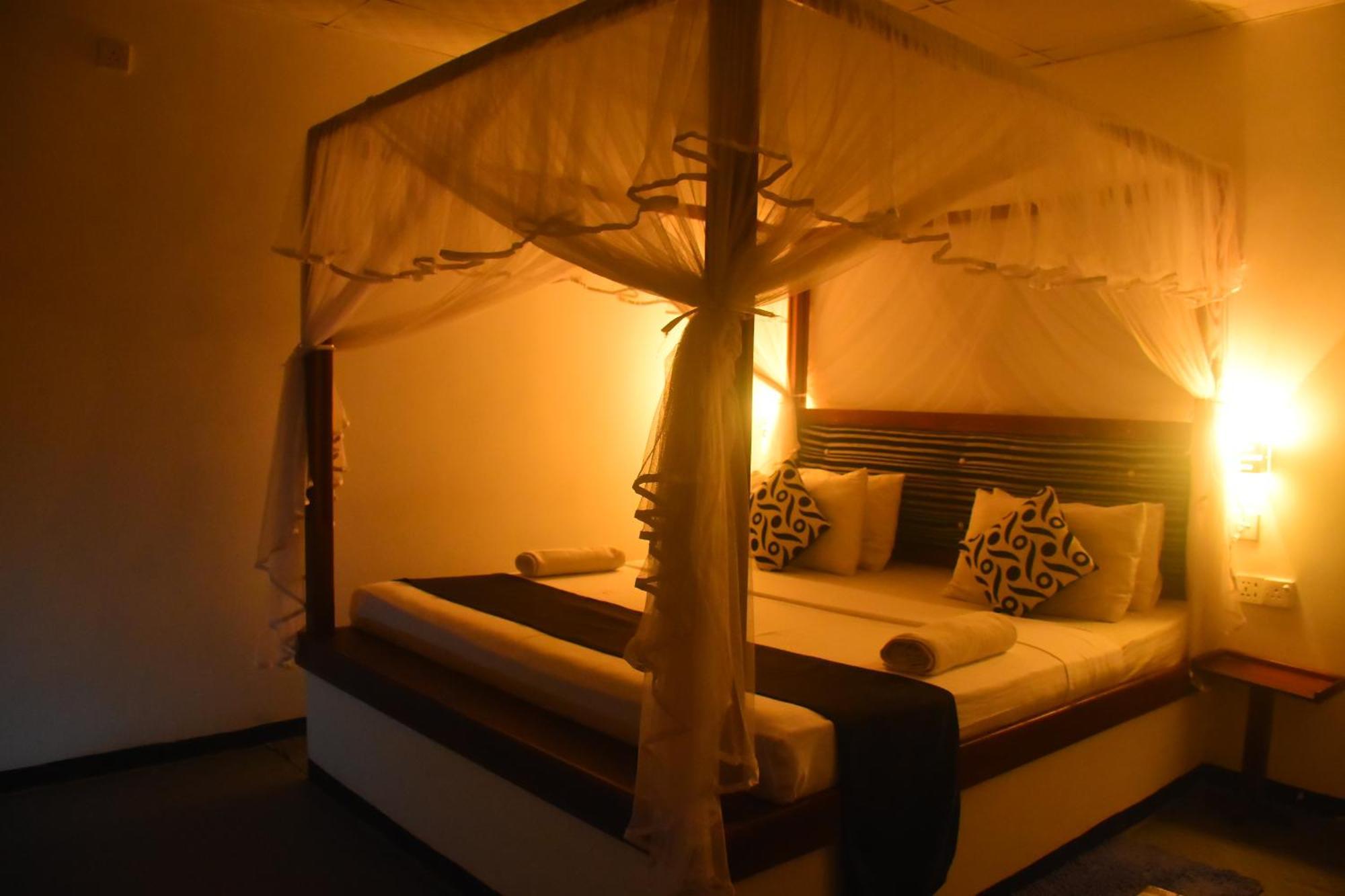 Silent River Cottage Udawalawe Bagian luar foto