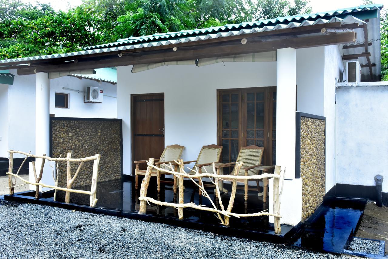 Silent River Cottage Udawalawe Bagian luar foto